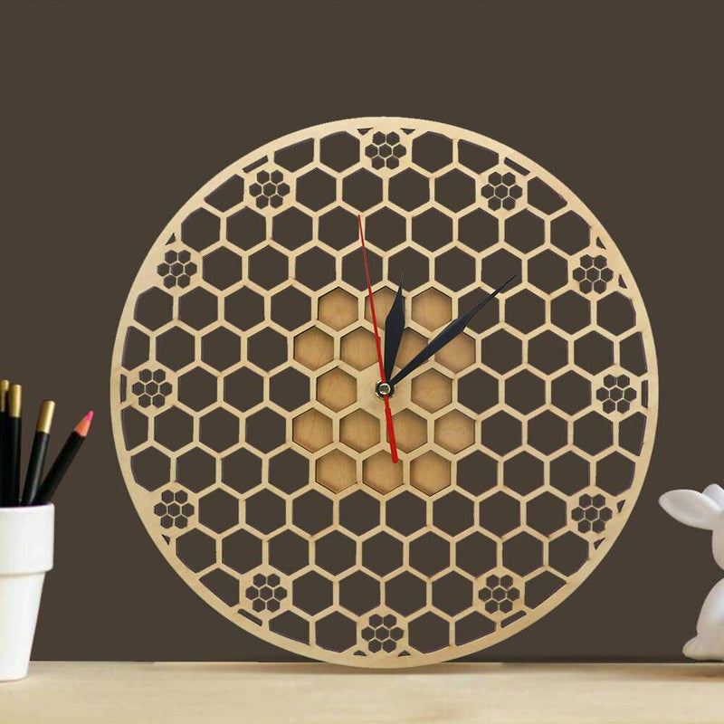 Horloge murale ronde en bois avec hexagones 30cm Honey