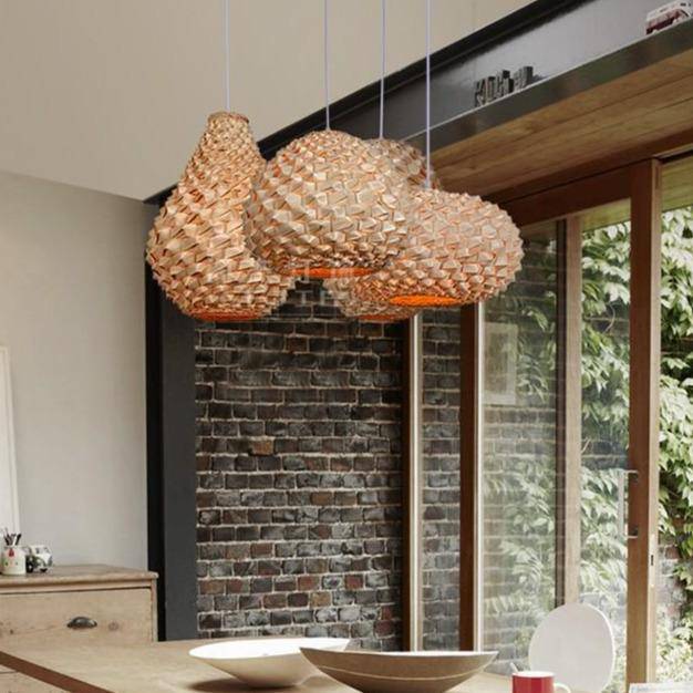 Suspension LED avec abat-jour en rotin de différentes formes Rui