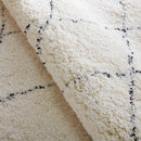Tapis shaggy rectangle blanc à quadrillage noirs