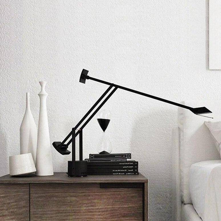 Lampe de bureau LED en métal noir style industriel - vue 3 sur 3