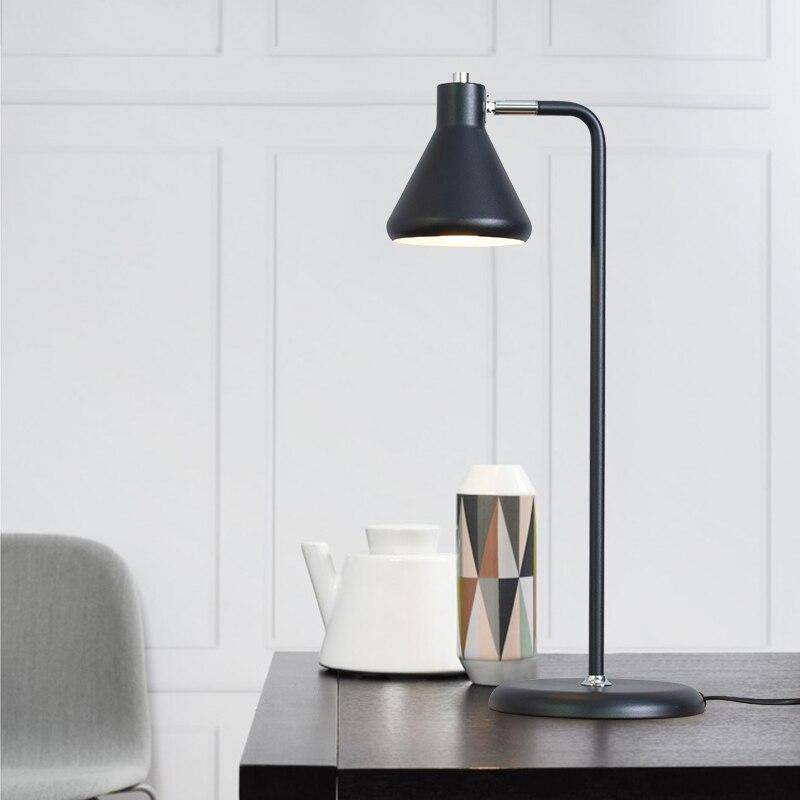 Lampe à poser design à LED avec tube en métal coloré et forme triangulaire Light - vue 5 sur 8