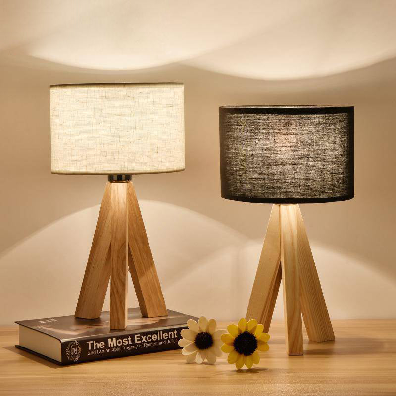 Lampe de chevet avec abat-jour en tissu et pied en bois (noir ou blanc) - vue 2 sur 5