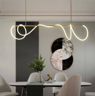 Suspension design avec tube doré et spirale LED