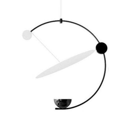 Suspension design LED avec arc de cercle noir et boule lumineuse Creative - vue 6 sur 7