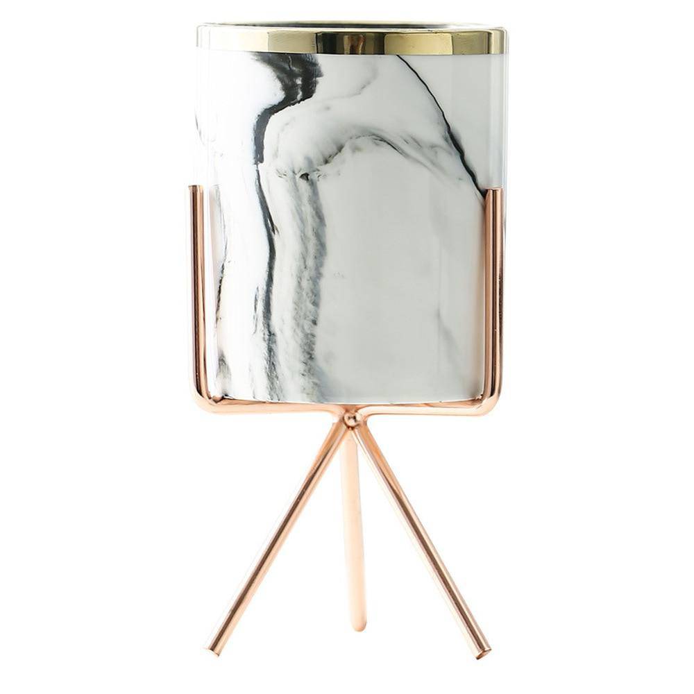 Vase design en marbre avec support en métal Loli Déco - vue 6 sur 5