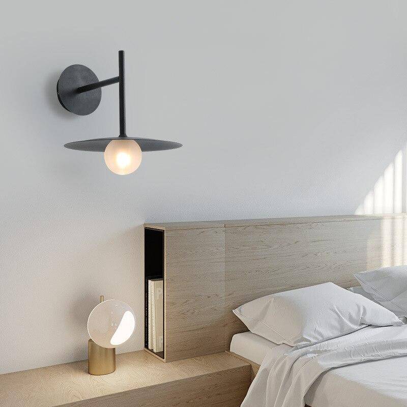 Applique murale design à LED en métal avec abat-jour et boule verre Loft