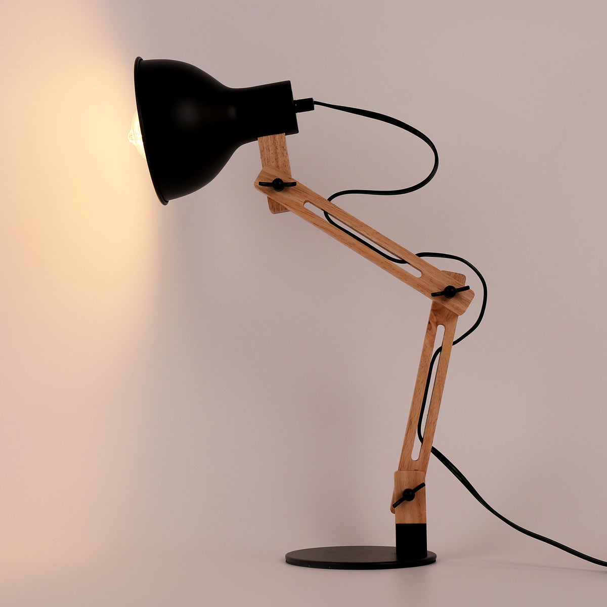 Lampe de bureau moderne en bois articulée Vaz - vue 4 sur 8