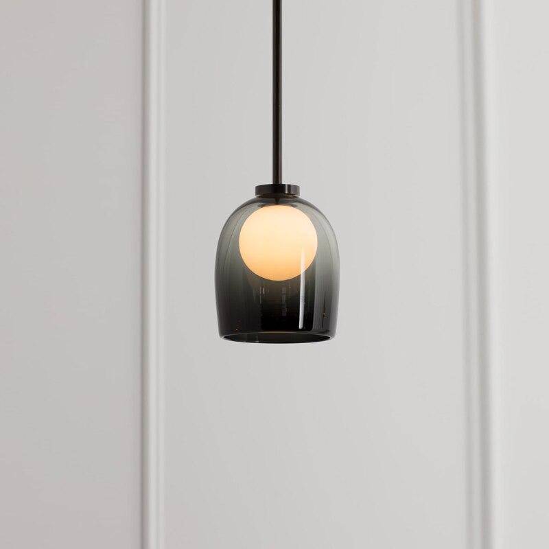 Suspension design à LED avec abat-jour arrondi en verre fumé Shadow