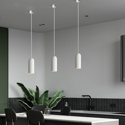 Suspension moderne LED avec abat-jour en tube coloré Kinna