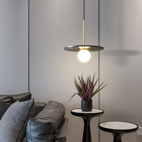 Suspension design avec abat-jour plat en marbre Gianna - vue 4 sur 12