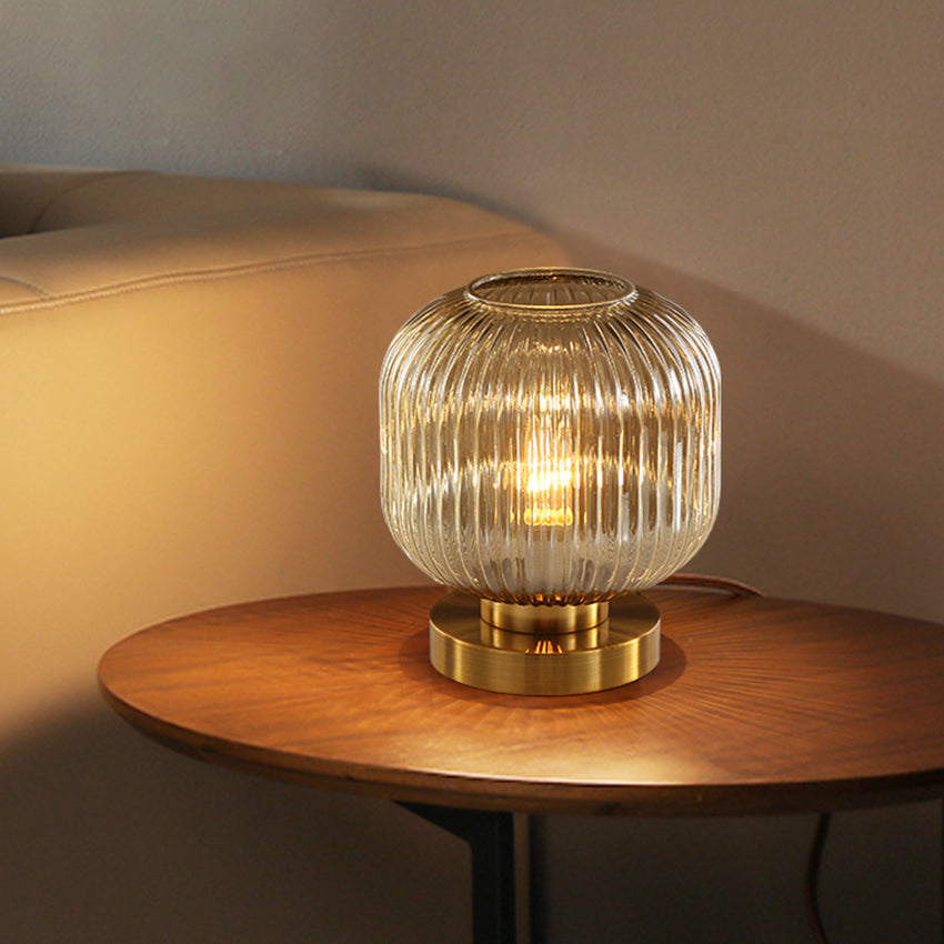 Zylindrische Tischlampe aus farbigem Glas mit goldener Basis Quinn - vue 5 sur 13