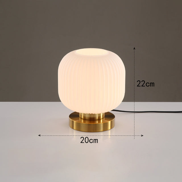 Zylindrische Tischlampe aus farbigem Glas mit goldener Basis Quinn - vue 6 sur 13