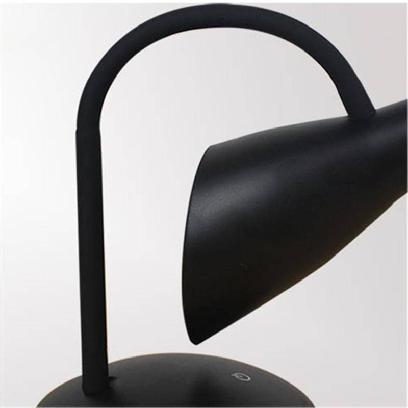 Lampe de bureau LED branchement USB (noir ou blanc) - vue 6 sur 5