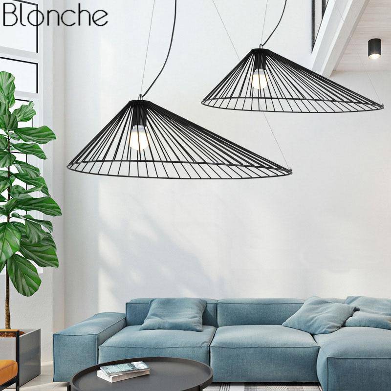 Suspension design à LED chapeau de paille noir