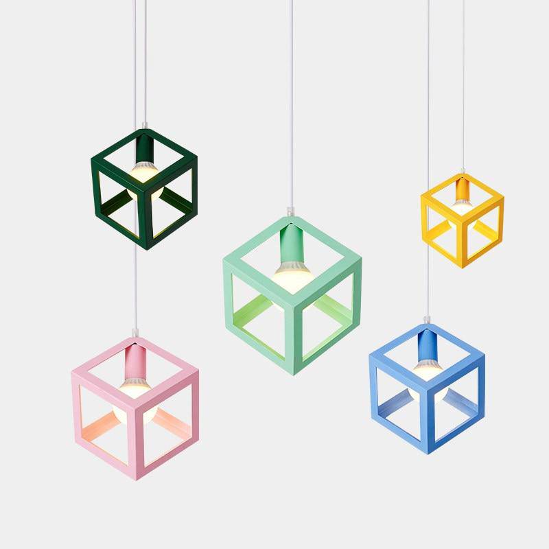 Suspension design à LED arête de cube de couleur en métal - vue 6 sur 5