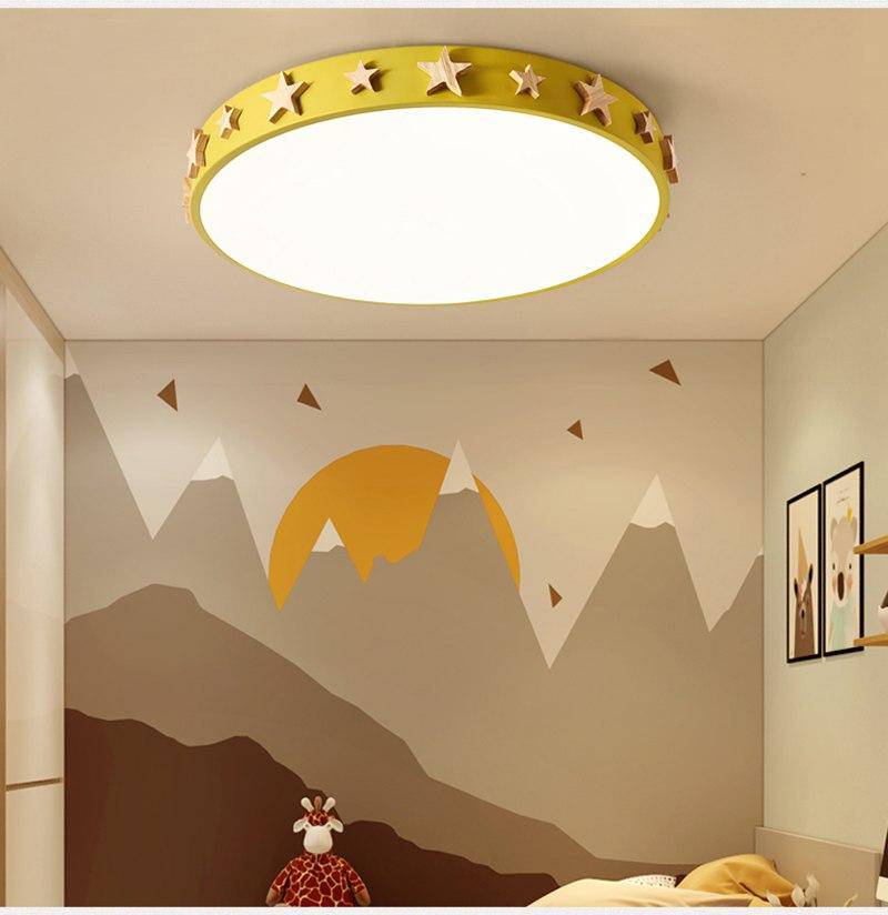 Plafonnier LED de couleurs avec étoiles dorées