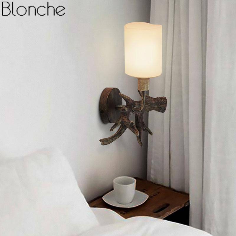 Applique murale LED cornes de cerf en bois et abat-jour en verre - vue 4 sur 5
