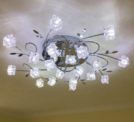 Plafonnier LED chromée avec cubes en verre