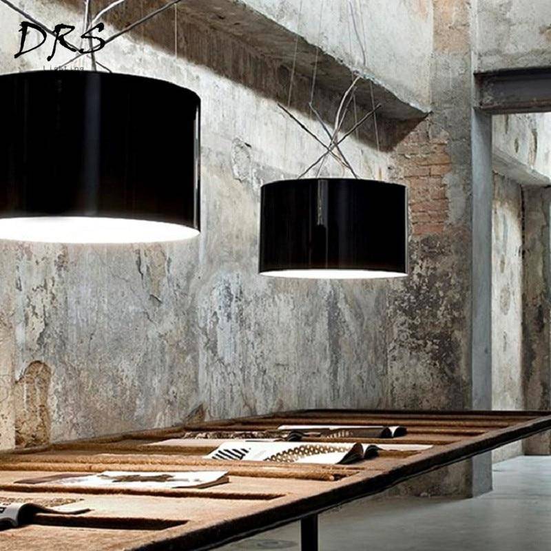 Suspension design abat-jour cylindrique et bâtons chromés Ray