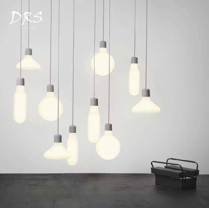 Suspension design LED en verre et support gris - vue 3 sur 4